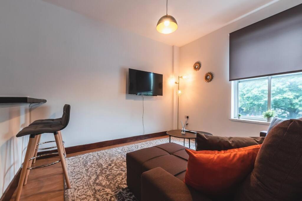 Noir - 2 Bedroom Flat - Sleeps 5 With Parking Southampton Ngoại thất bức ảnh